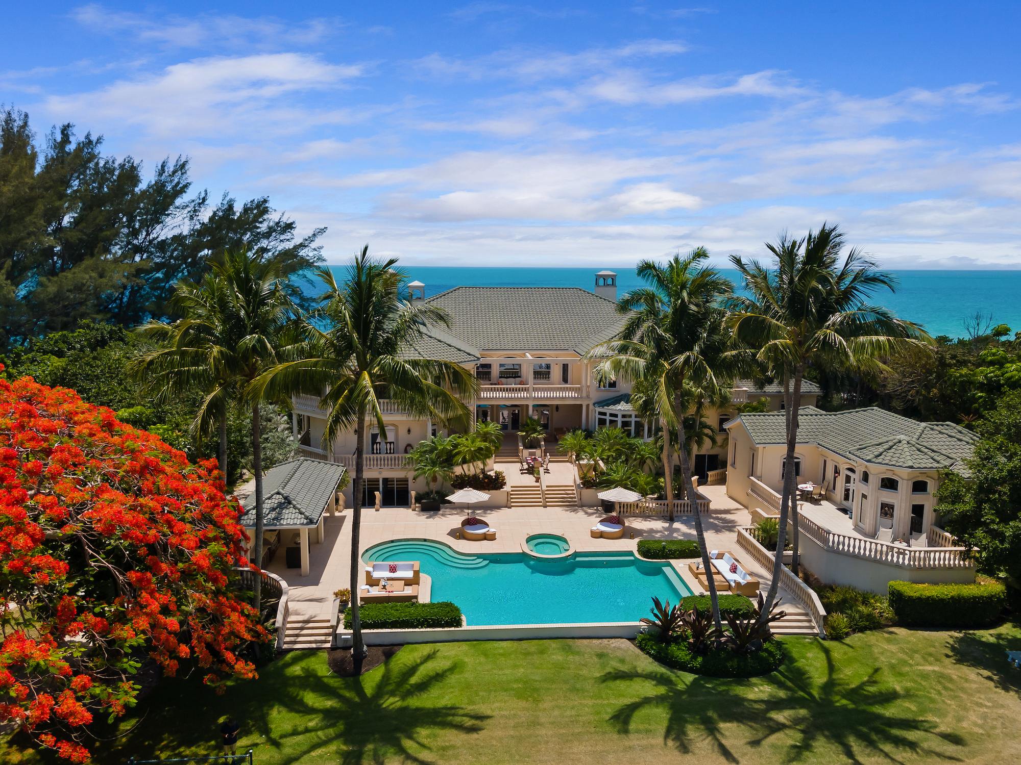 Waterfront luxury property on Casey Key Sarasota