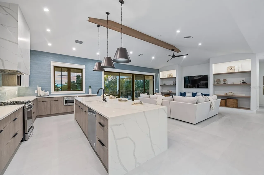 24 N Polk Dr