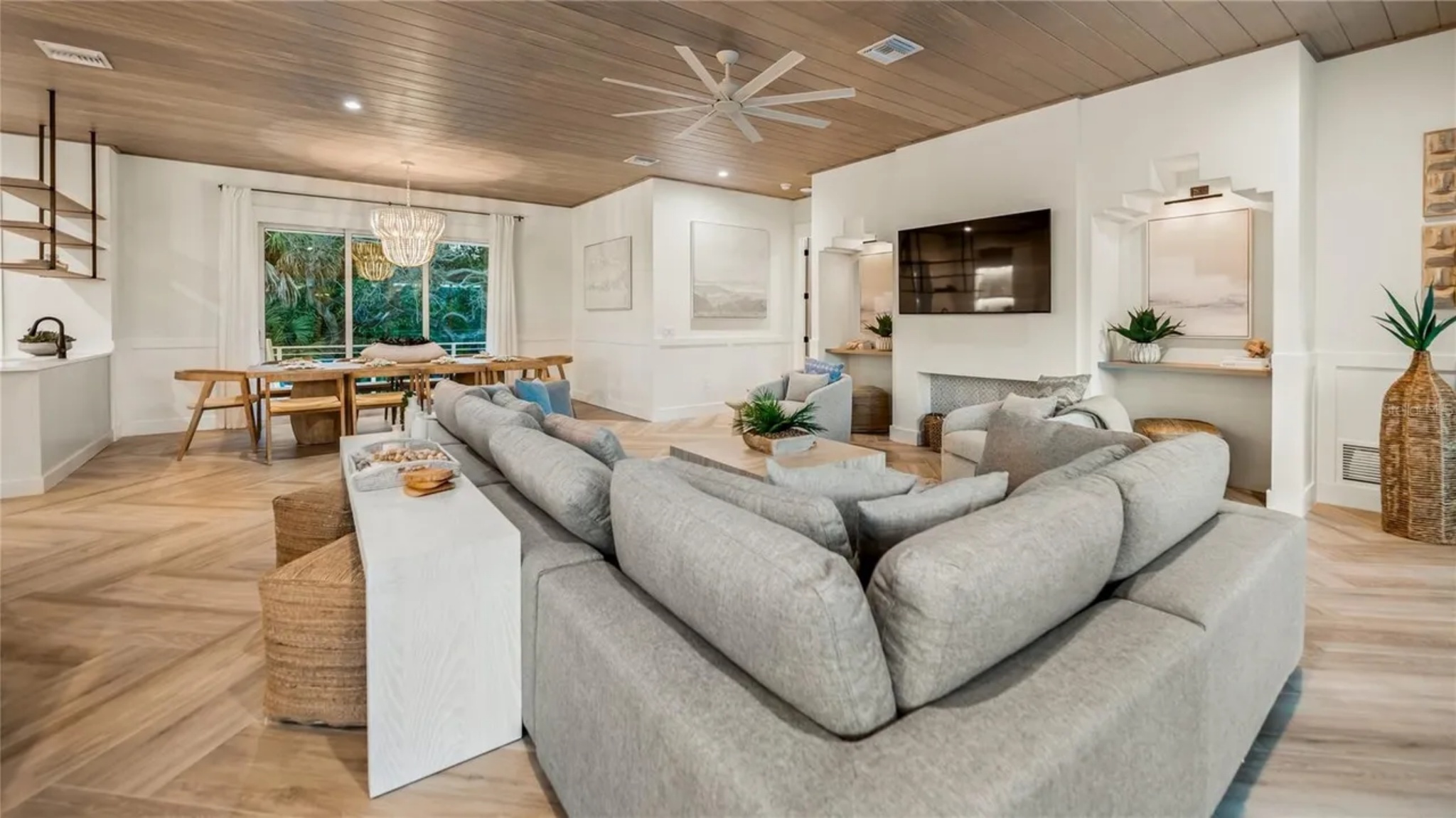 6536 Peacock Rd