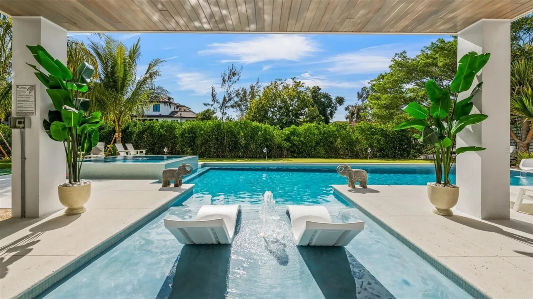 6536 Peacock Rd
