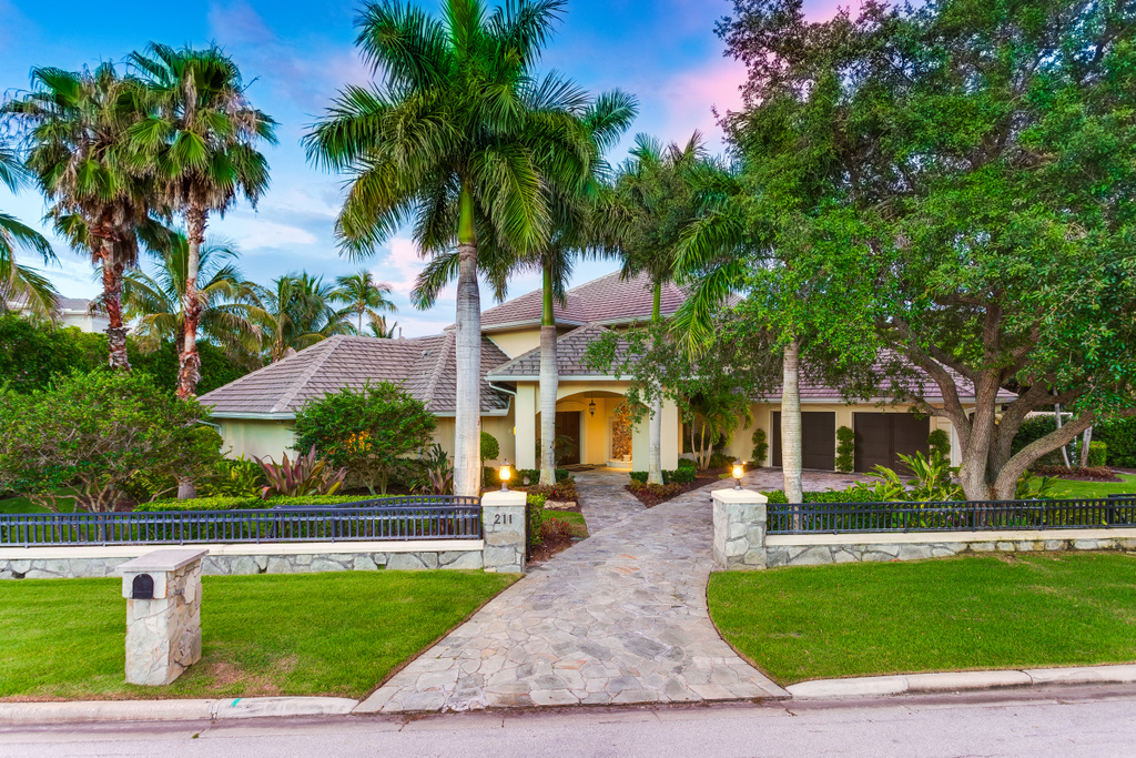 Bird Key luxury waterfront home sold by Brian Loebker Sarasota